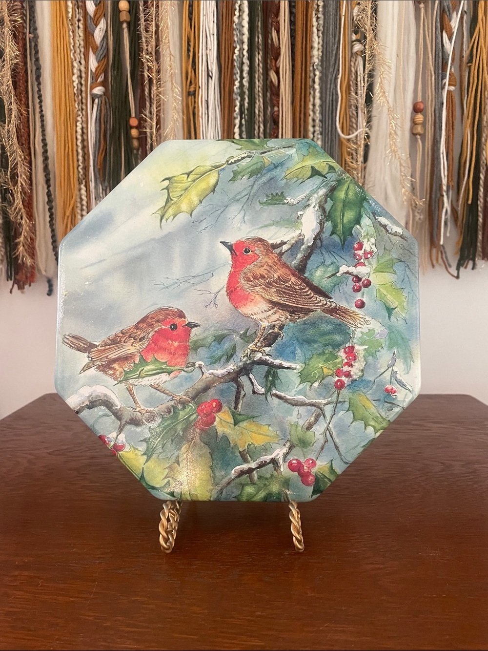 Vintage collectible bird tin like new